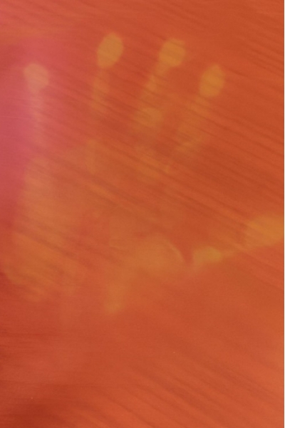 DG-CW Thermochromic Reflective Fabric - A multi-color, temperature-sensitive reflective fabric.  This special color-changing fabric is made of polyester and changes from purple to pink at a temperature of 28°C.  Width: 1.40m; Thickness: 0.15mm; Weight: 28 back view